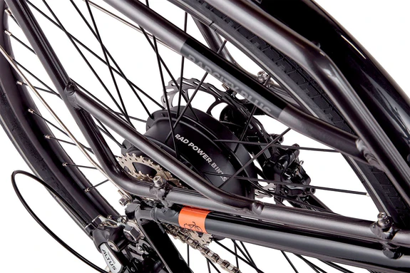 Hydraulic disc brakes on the RadCity 5 Plus