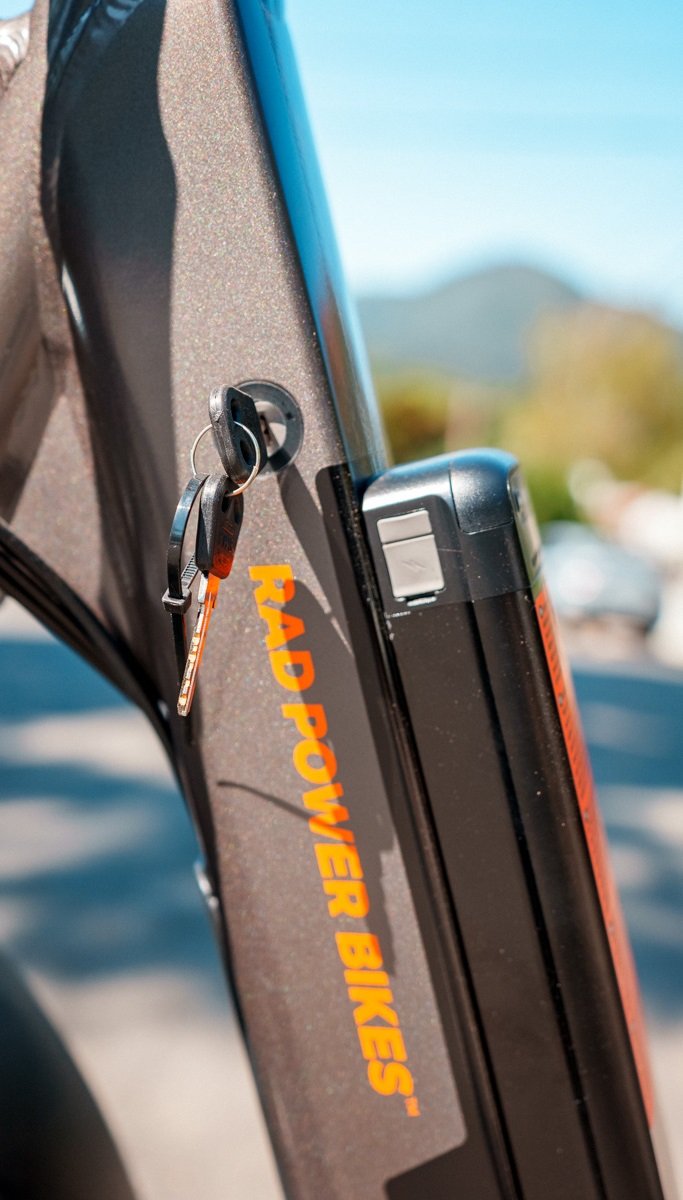 Front suspension and suspension seatpost on the RadRunner 3 Plus