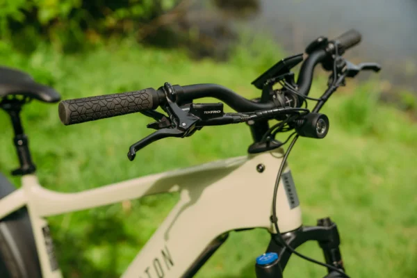 Cockpit view from the handlebars of the Aventon Aventure.3 electric bike