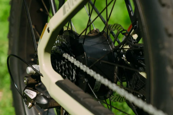 Hydraulic disc brakes on the Aventon Aventure.3